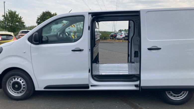 Vauxhall Vivaro L2 Diesel 2.0 Turbo D 145 Prime H1 Van